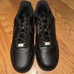 Black air force 1’s